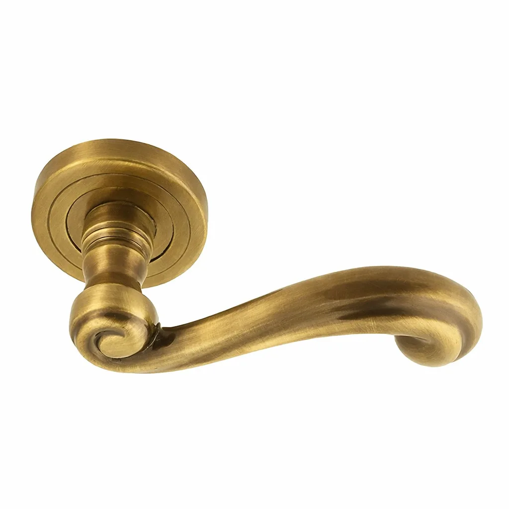 AI-LR-116-Antique-Brass-2